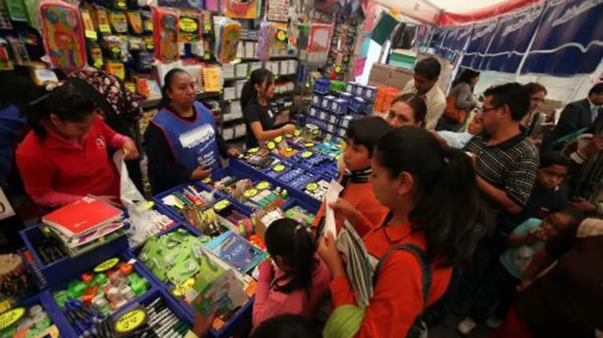 Uniformes-y-útiles-escolares-a-partir-de-mañana_-foto-ilustrativa