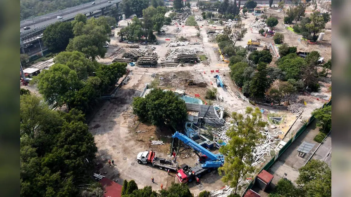 montaña rusa parque aztlán