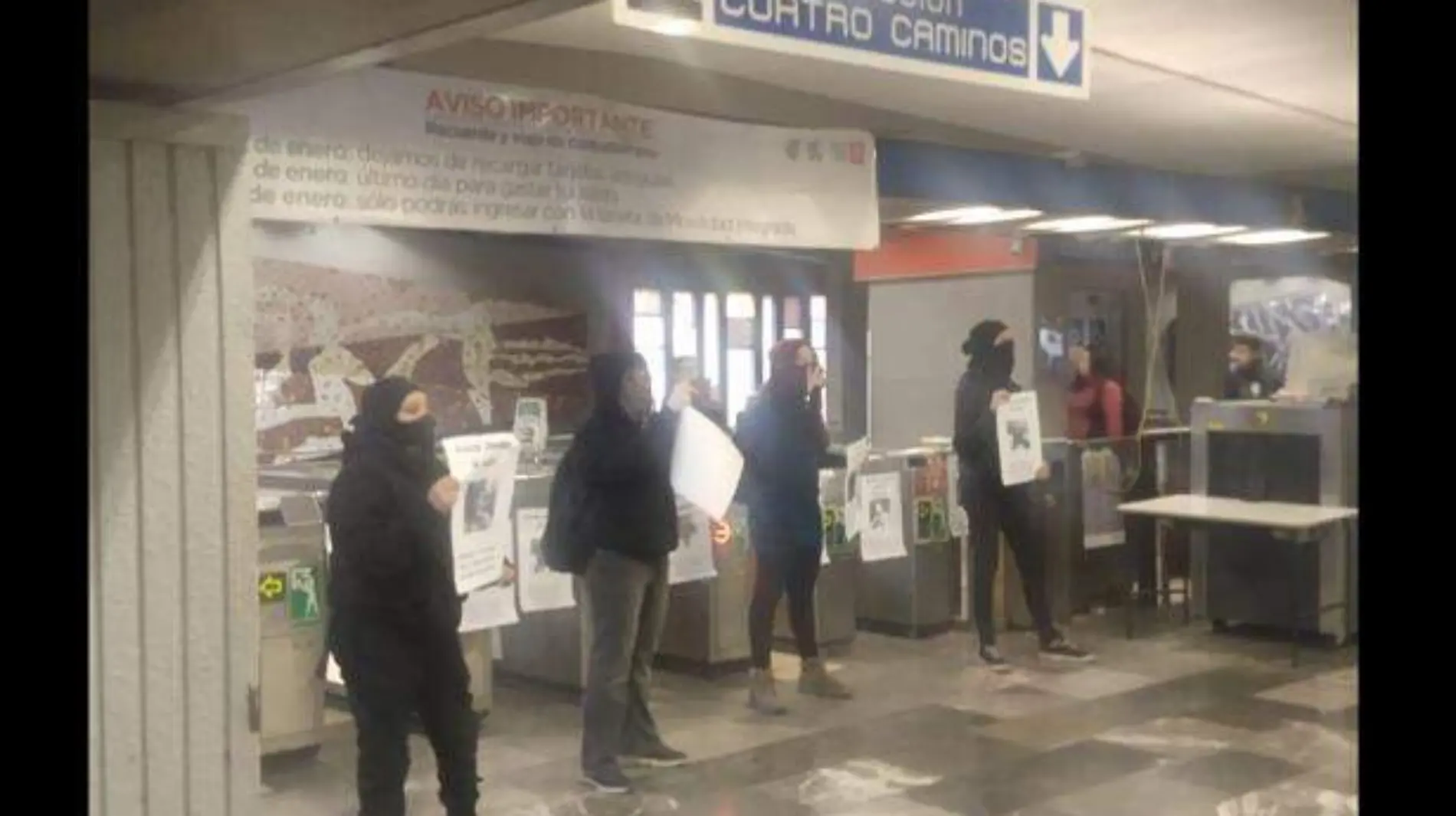 FEMINISTAS-METRO-TAXQUEÑA