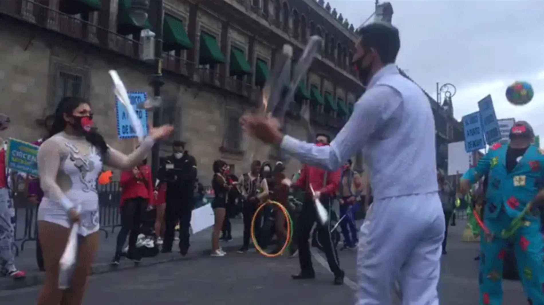 manifestación-artistas-circo-palacio-nacional