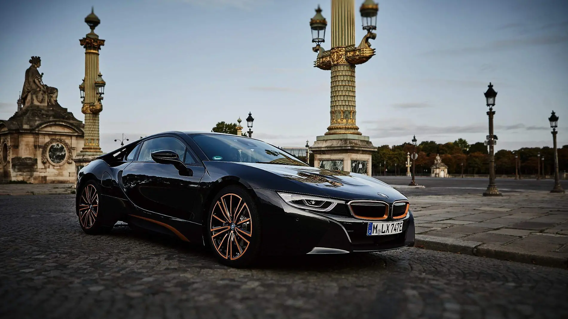 P90363116_lowRes_the-bmw-i8-coupe-in-