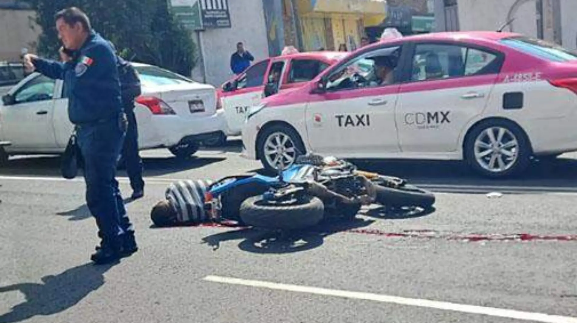 Muere motociclista frente a su esposa e hijo tras ser arrollados en Cuajimalpa