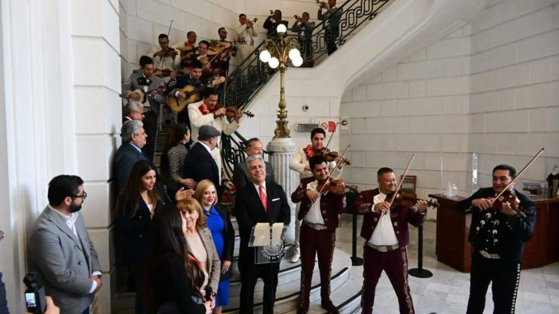 Buscan instaurar el Día del Mariachi