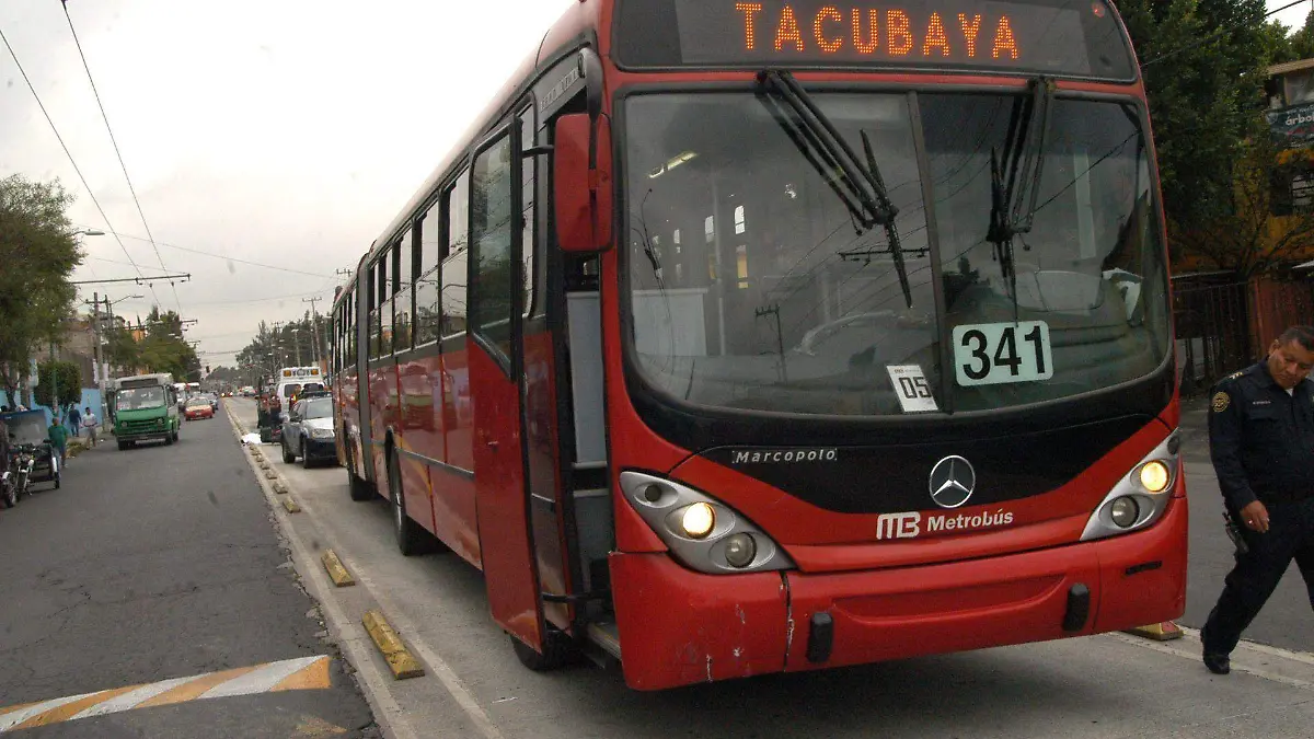 425503_Choque Moto Vs Metrobus 1_web