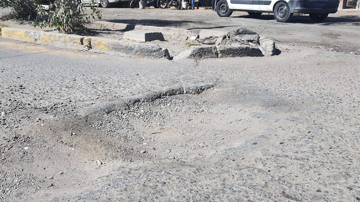 Infraestructura vial devastada: más de 12 mil 420 calles de Ecatepec tienen baches 3