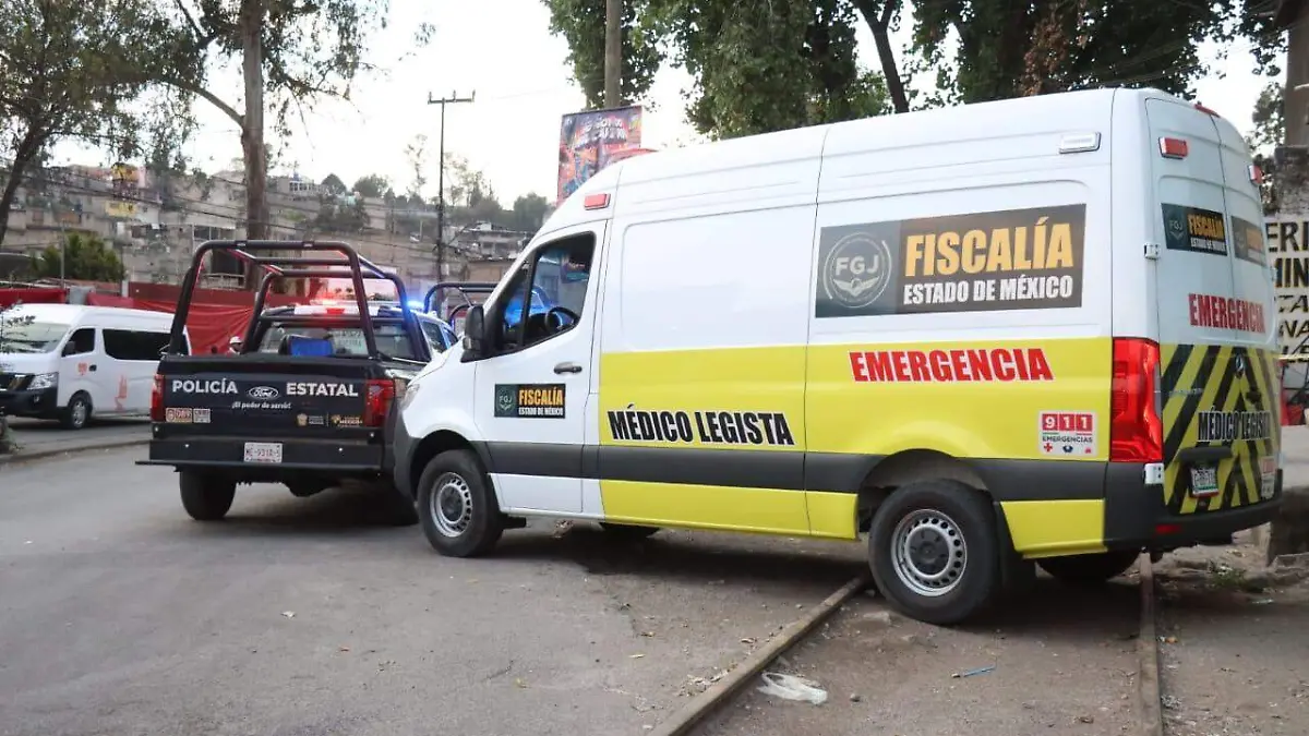 Dos personas fueron asesinadas durante una balacera en el cruce de Rio Hondo y calle Tlalnepantla, en la colonia San Antonio Zomeyucan, en Naucalpan, Estado de México