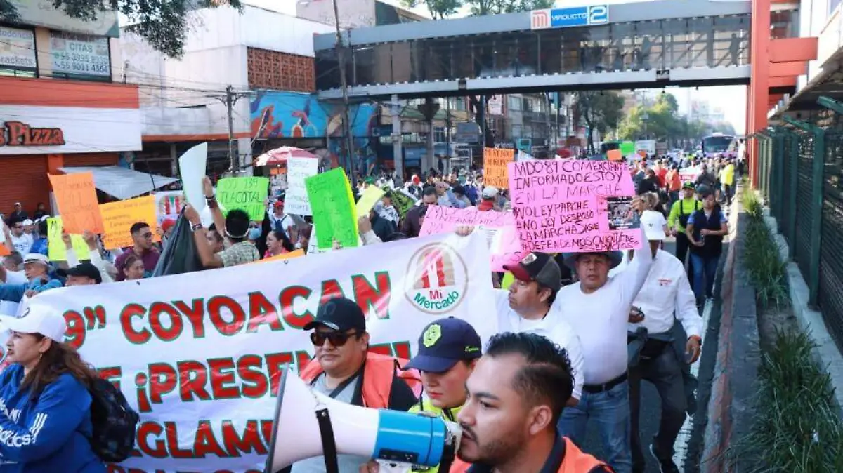 Locatarios de mercados inician manifestación en Tlalpan y Viaducto