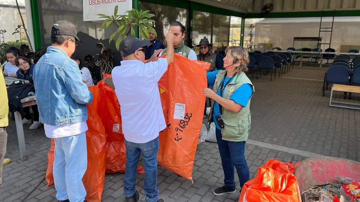 Sedema preserva el Cerro de la Estrella con ayuda de voluntarios mediante las Jornadas Verdes 2