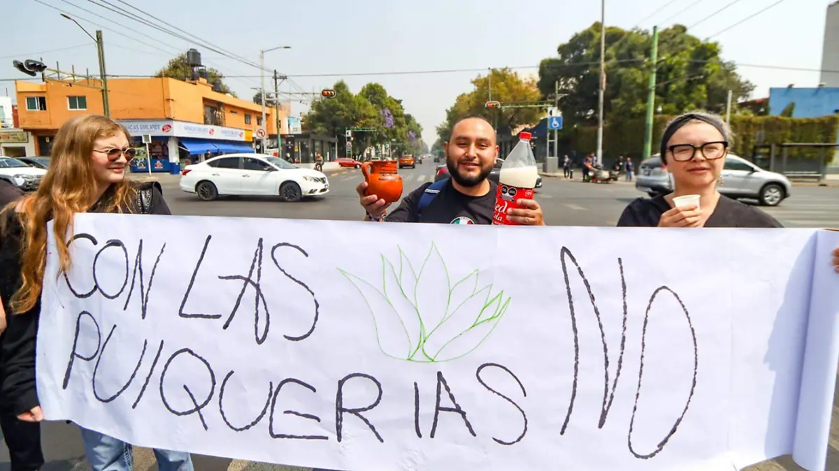 ¡Defienden pulquerías! Productores y vendedores bloquean Eje Central y Eje 8 Sur, en Benito Juárez 4