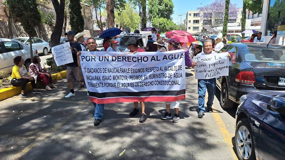 Protestan en explanada de Naucalpan contra la sequía