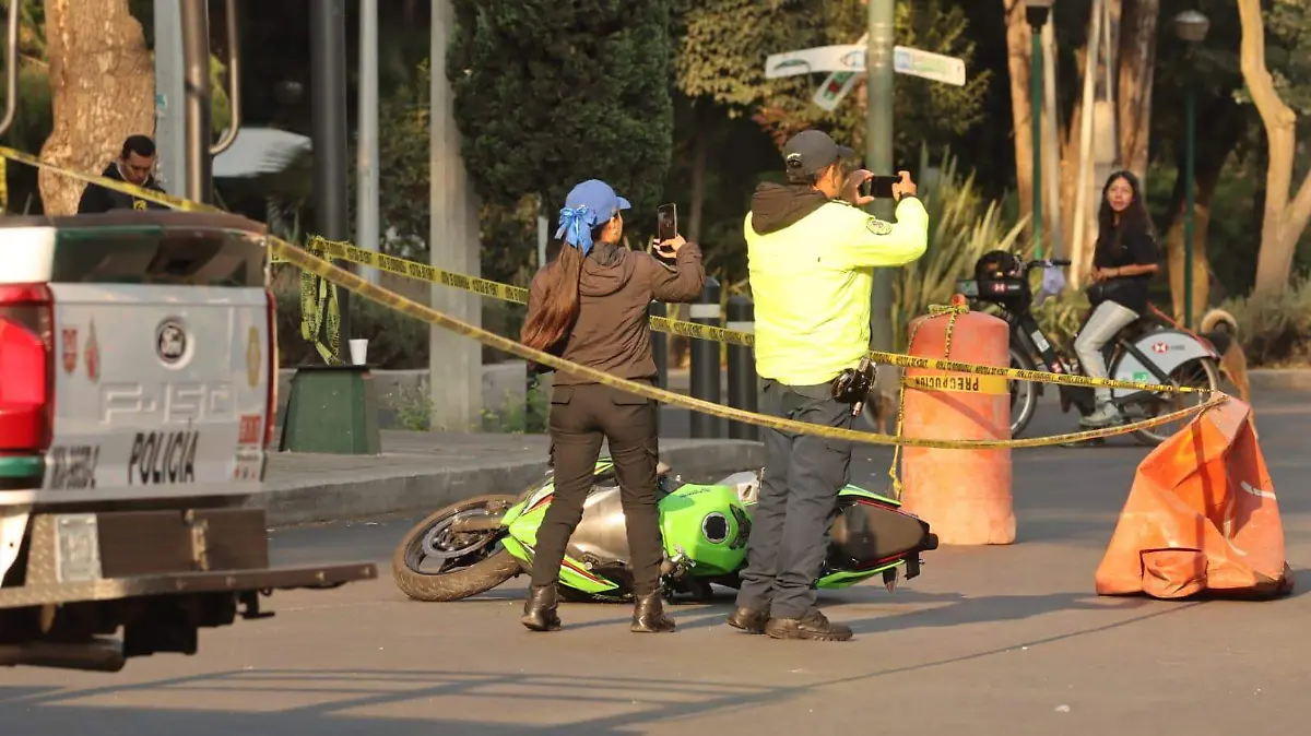 Accidente moto Parque España (1)