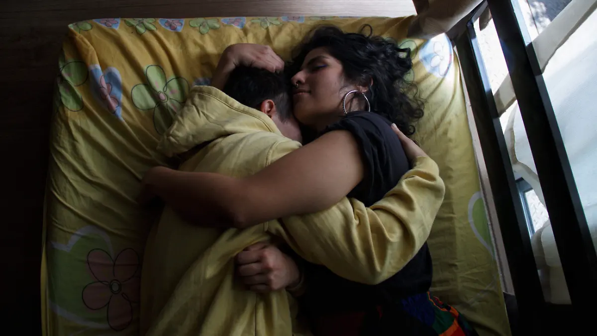 799757_Pareja en aislamiento_impreso