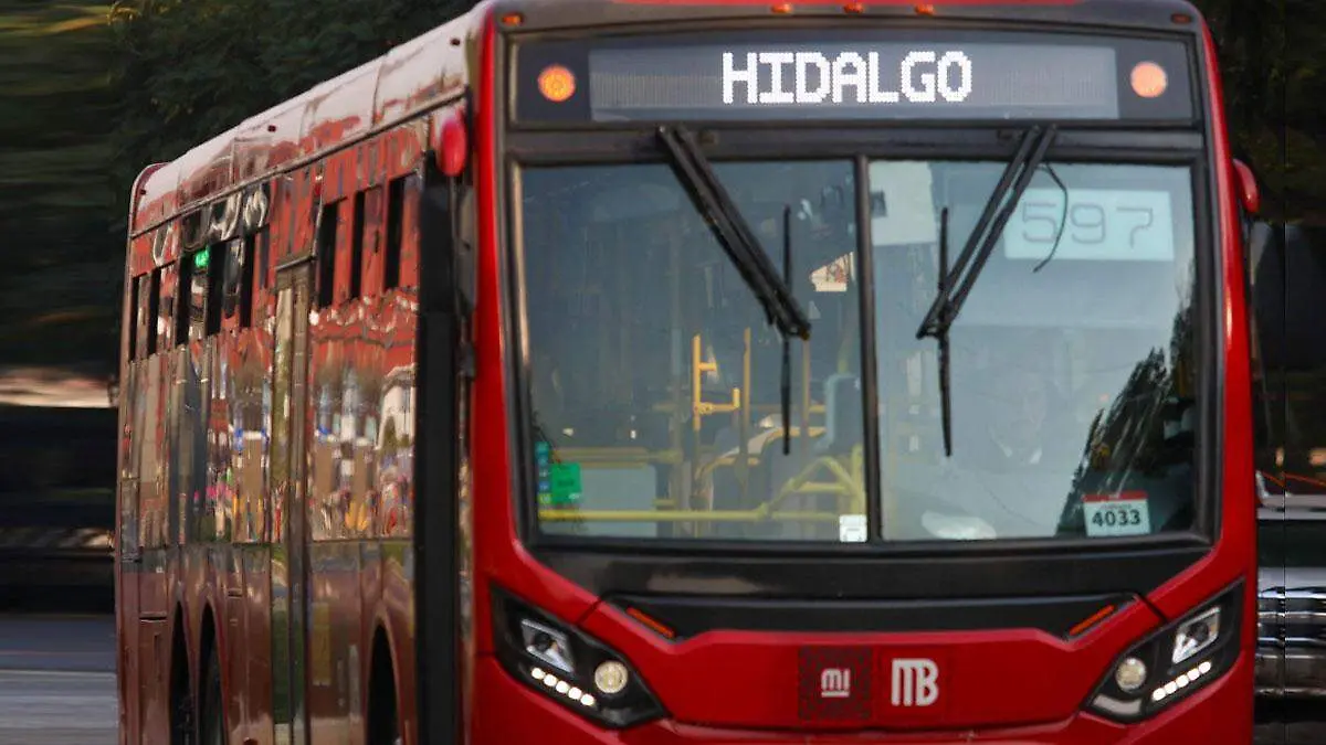 1012676_Metrobús en la avenida Hidalgo CDMX_web