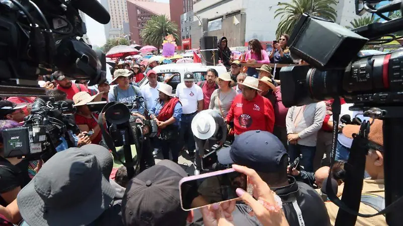 Maestros se reúnen en Torre Caballito