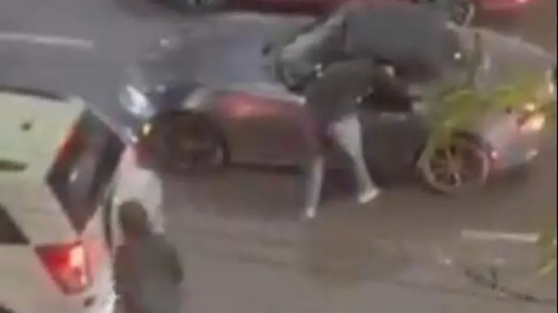 Sujetos asaltan a conductor en la colonia Juárez