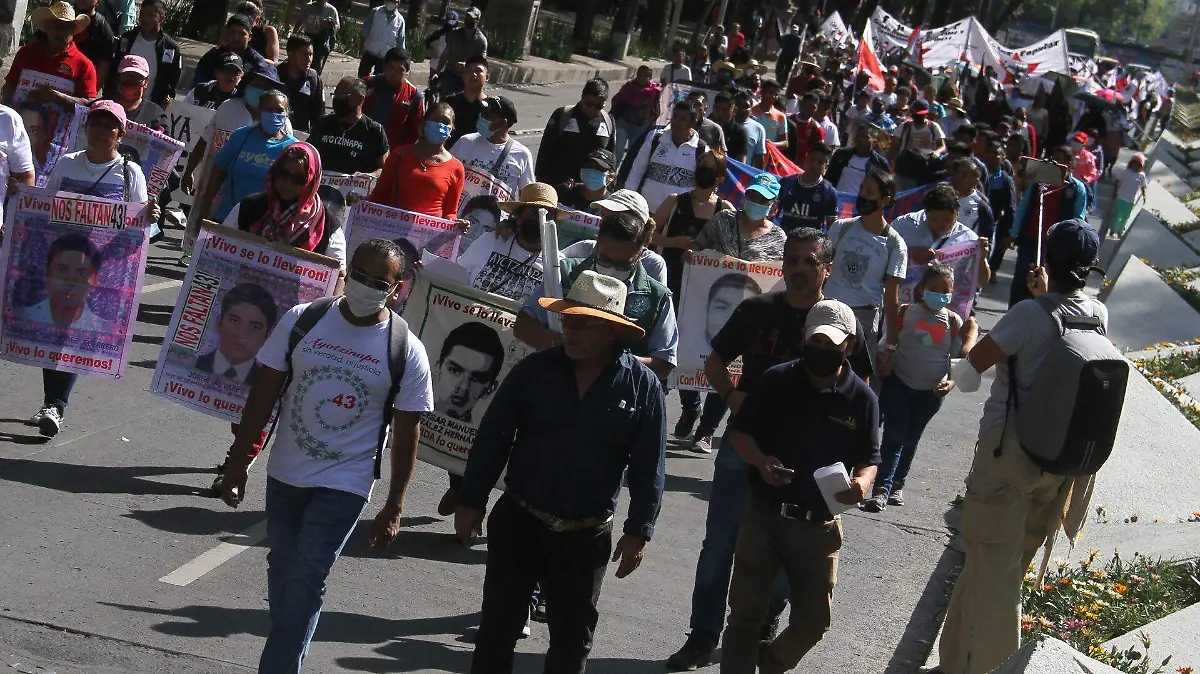 876287_Marcha 43 Ayotzinapa_web