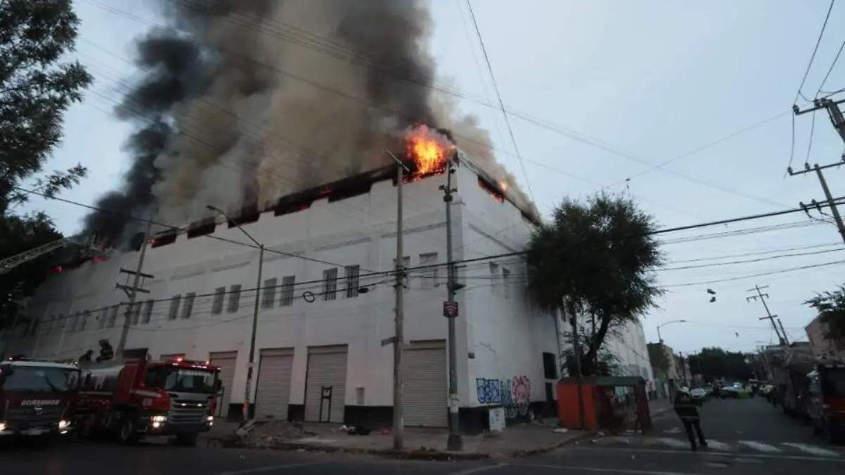 Incendio en bodega de la colonia Morelos