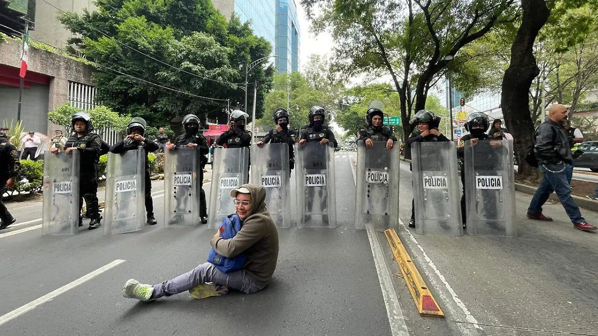 TRABAJADORES PROTESTa1