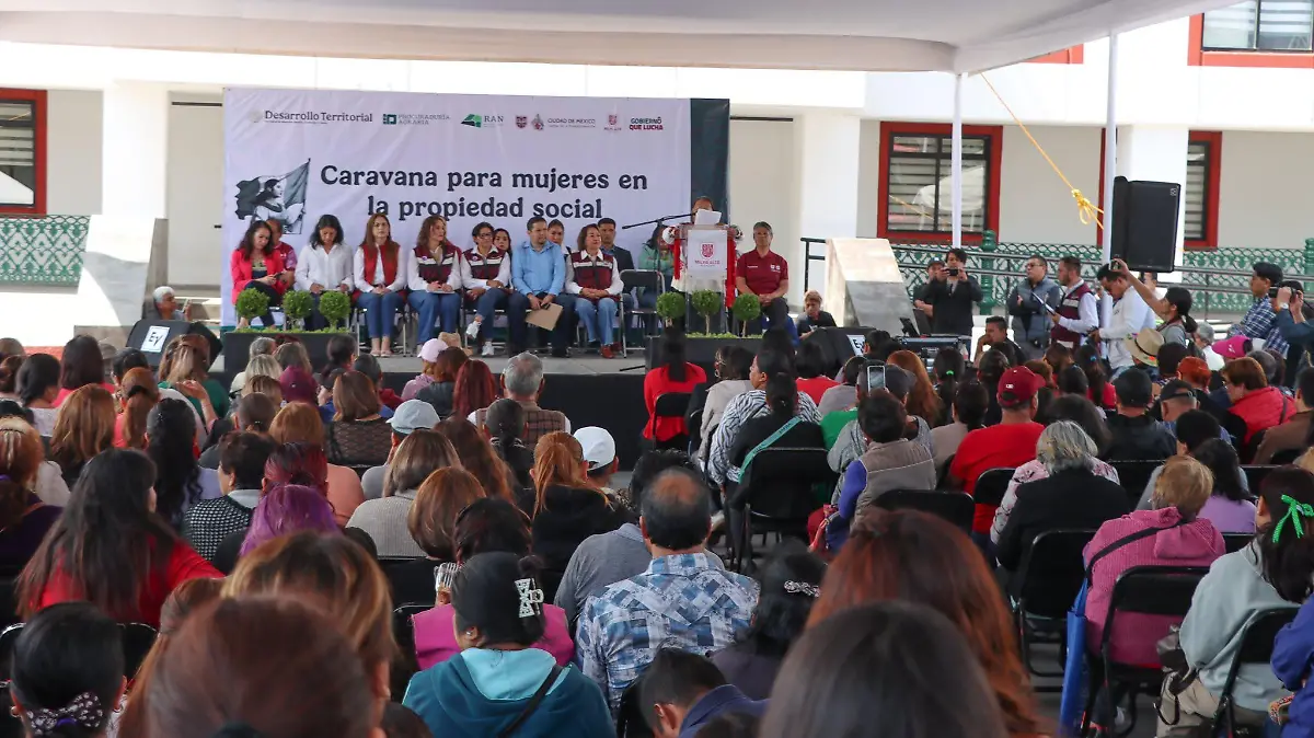 caravana mujeres CORTESIA