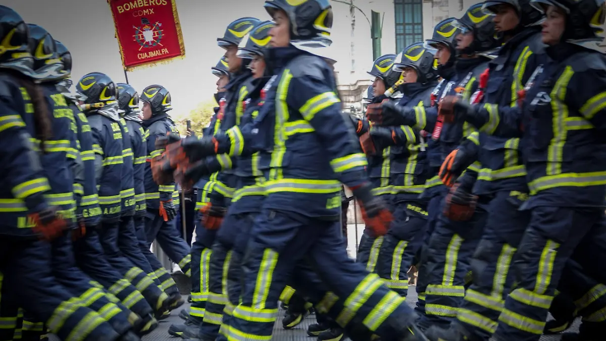1016141_Desfile Bomberos Reforma_impreso