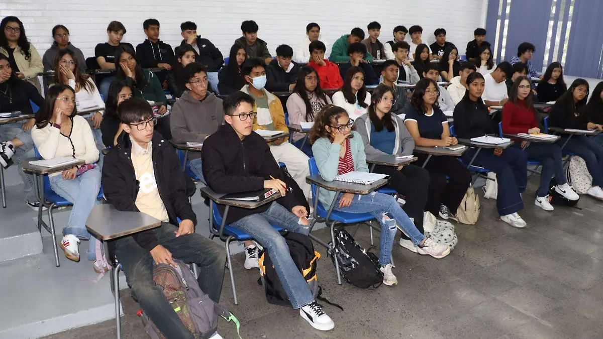 1045787_Regreso Prepa 8_web