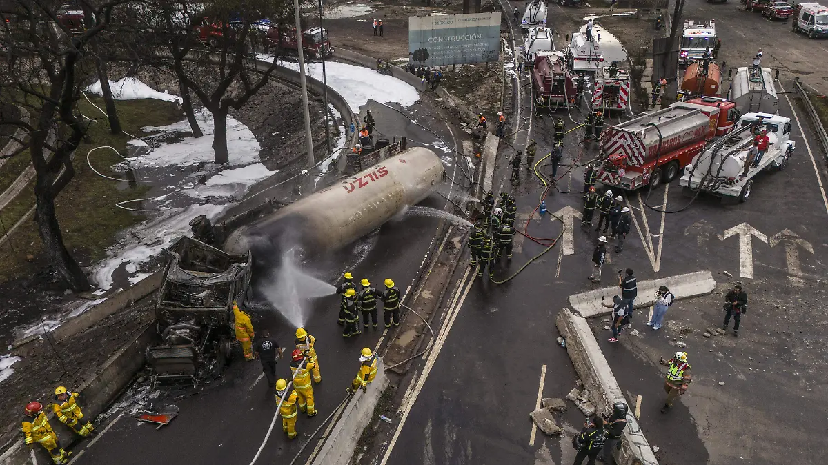 Explosion Pipas Puente la Concordia Iztapalapa-ROBERTO HERNANDEZ