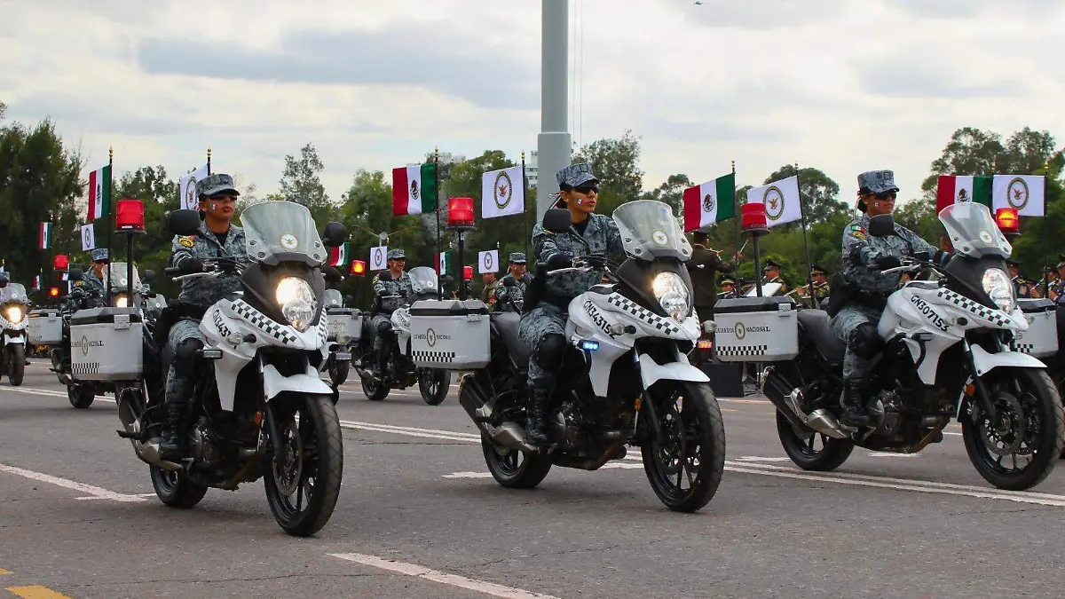 ensayo desfile militar CORTESIA