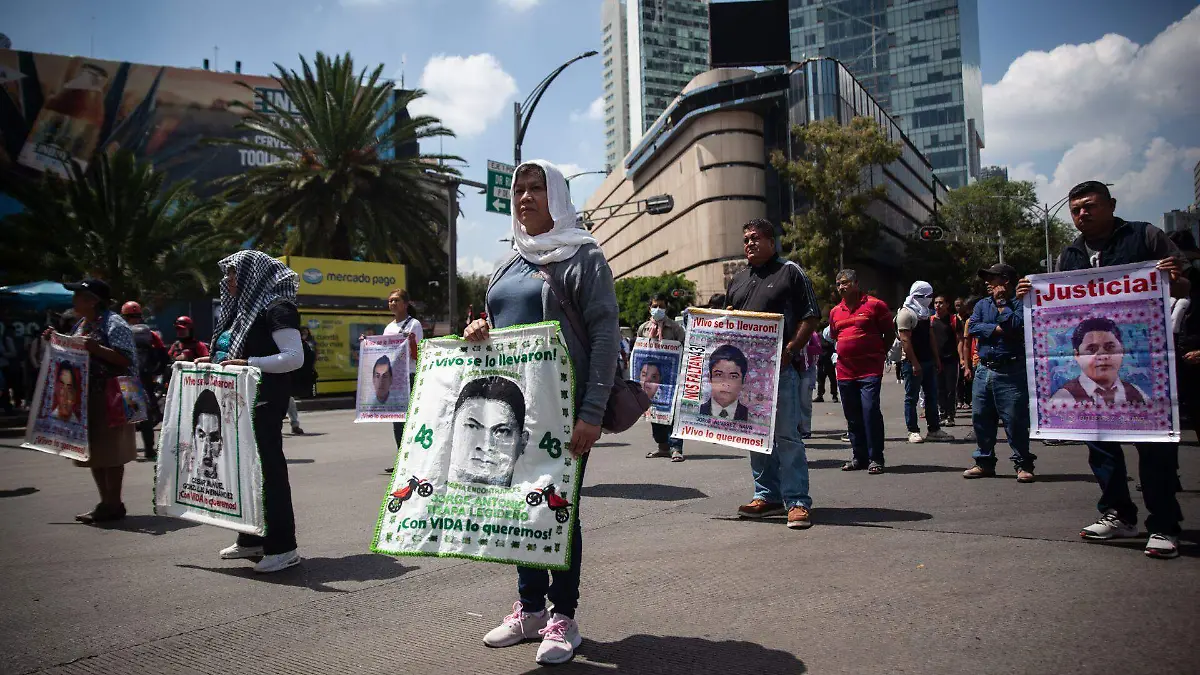 1049084_Mítin SRE Padres desaparecidos Ayotzinapa_web
