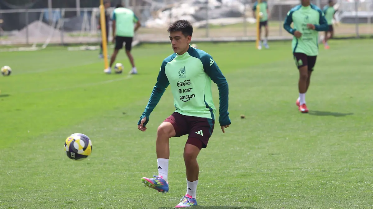 1035280_Entrenamiento Selección Mexicana_impreso