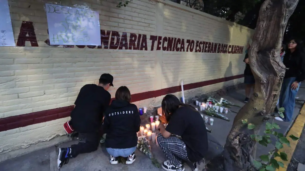 secundaria 70 estudiantes JOSE MELTON
