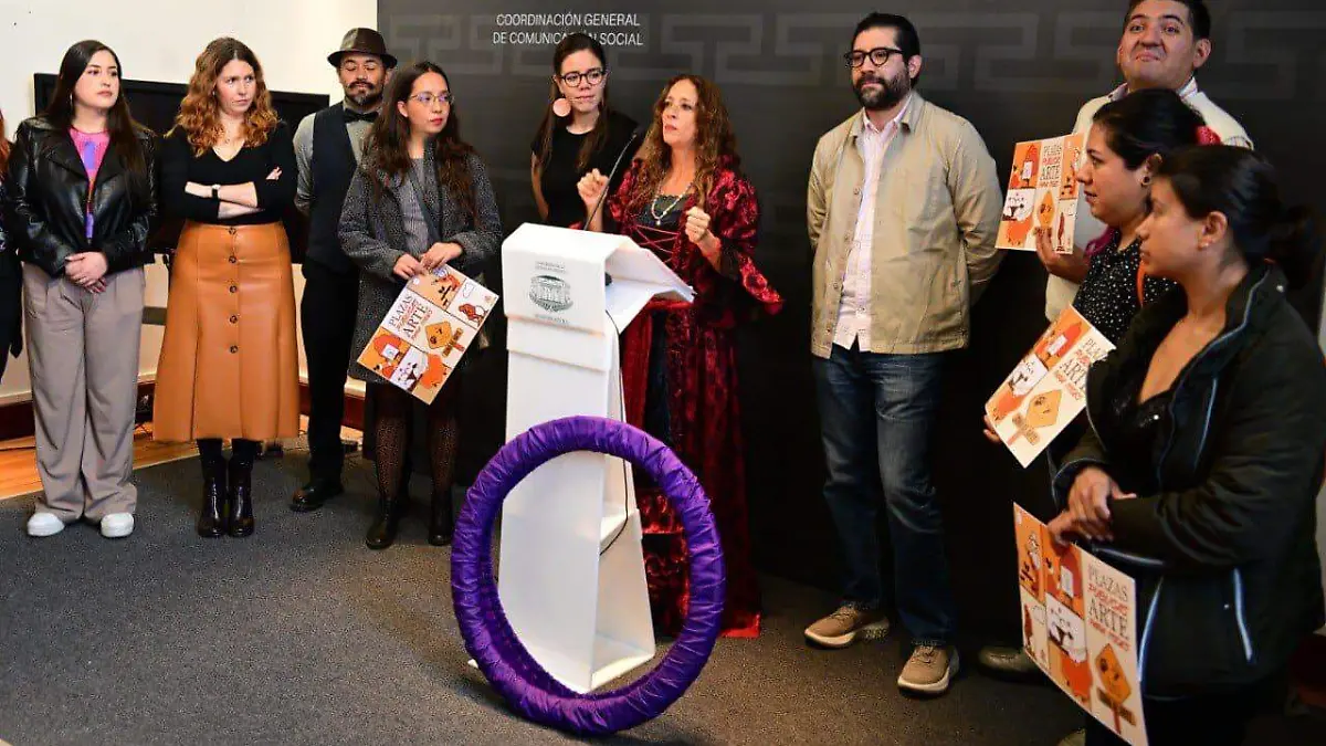 Conferencia de diputados con artistas de vía pública CORTESIA