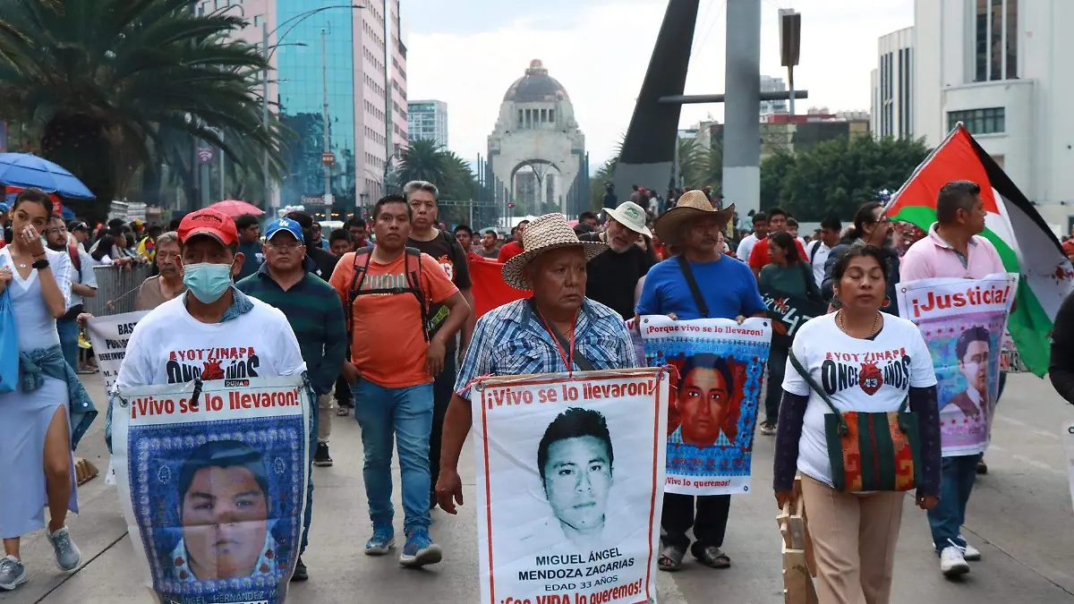 marcha ayotzinapa 2