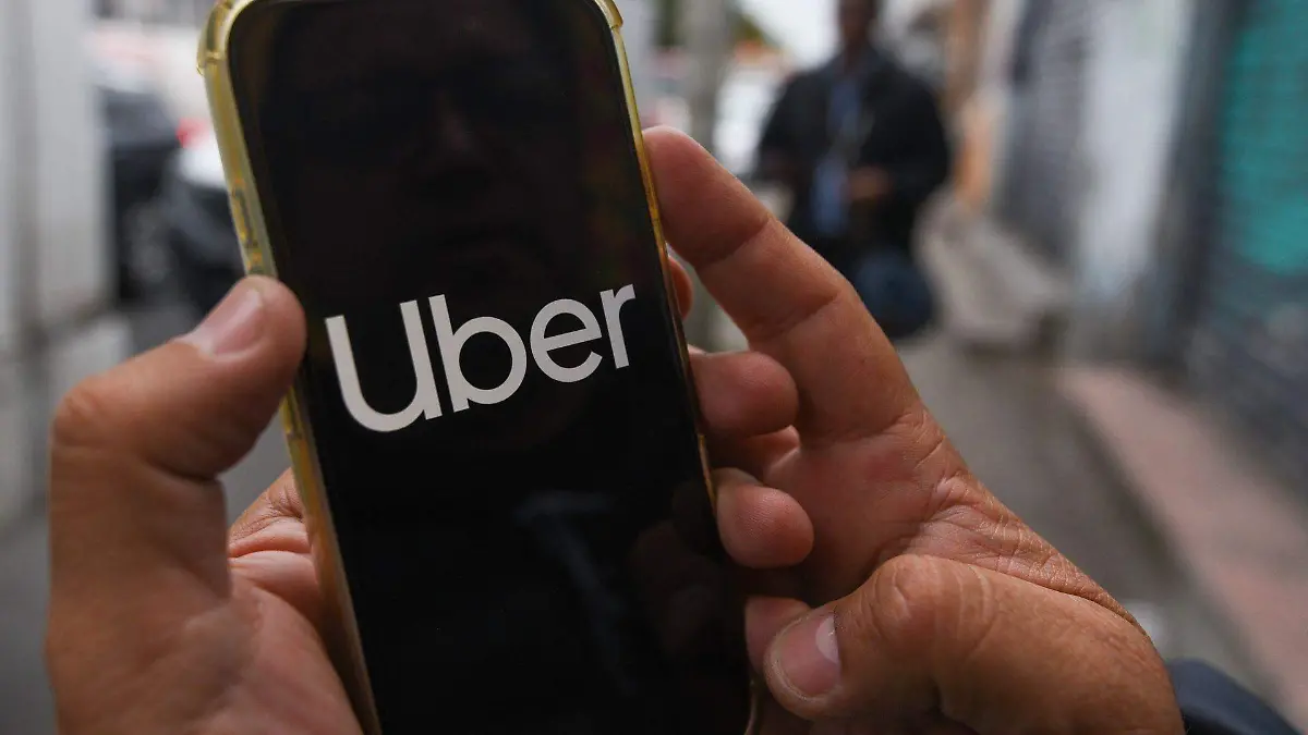 1040231_Anuncian aumento costos UBER_web (1)