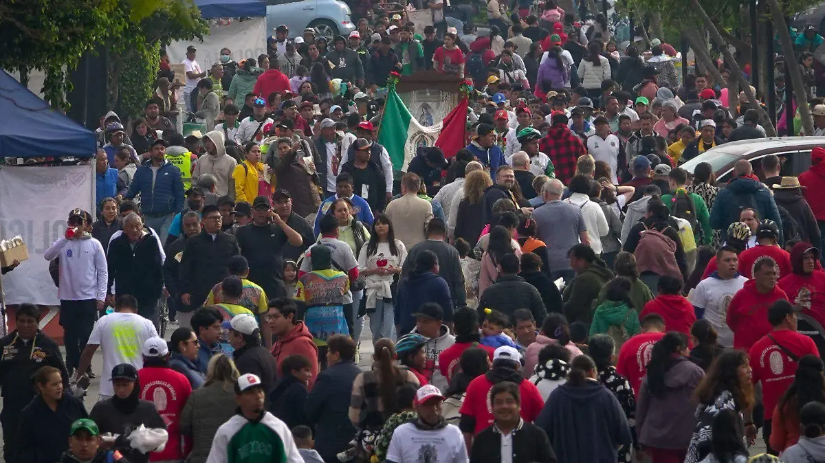 1019850_Peregrinos Toluca Basílica_web