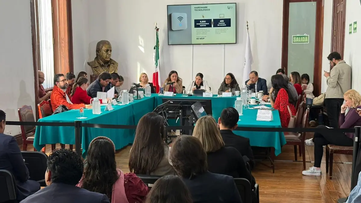 fiscalia cortesía bancada de Morena en el Congreso