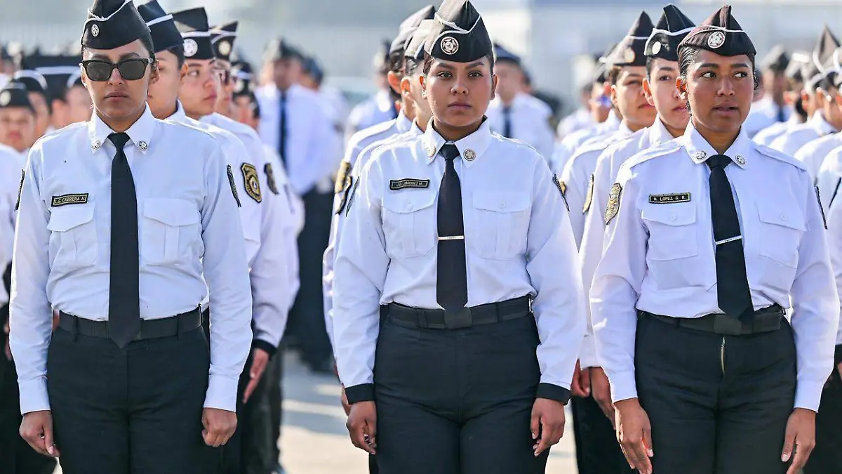 Mujeres policía