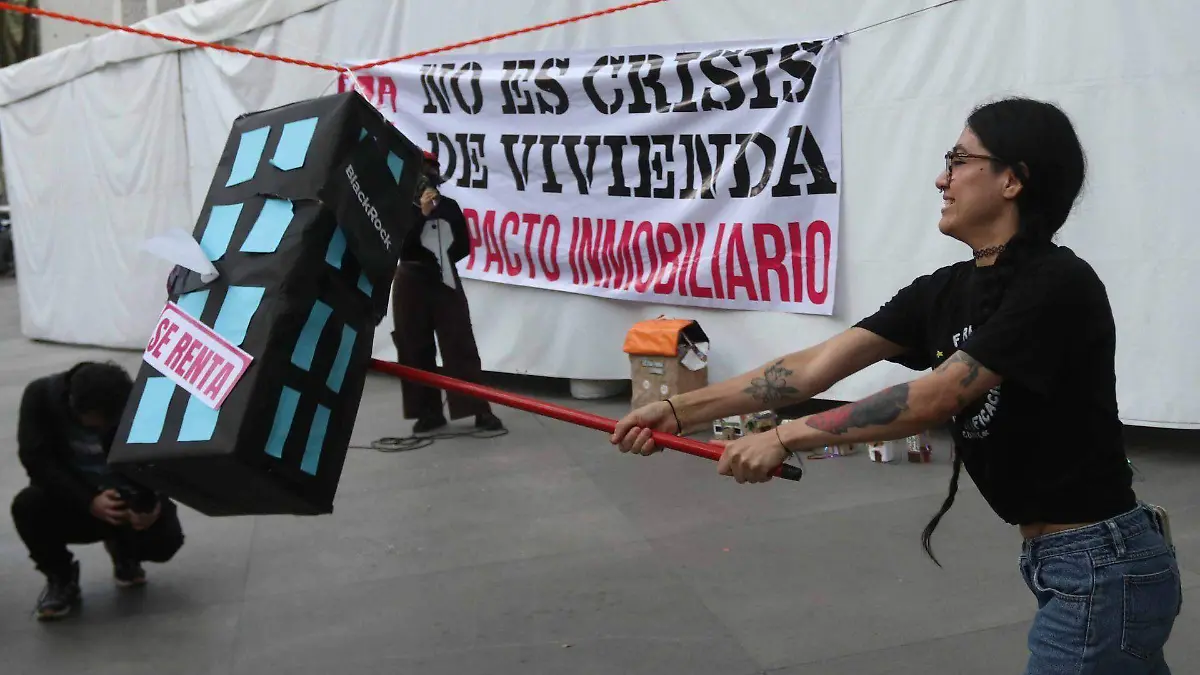 1060050_Protesta No es crisis de Vivienda Infonavit_web