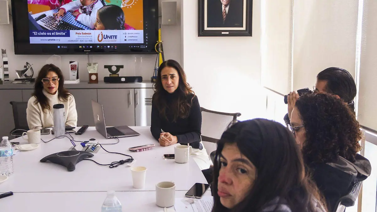 1064676_Unete equipando Escuelas_web