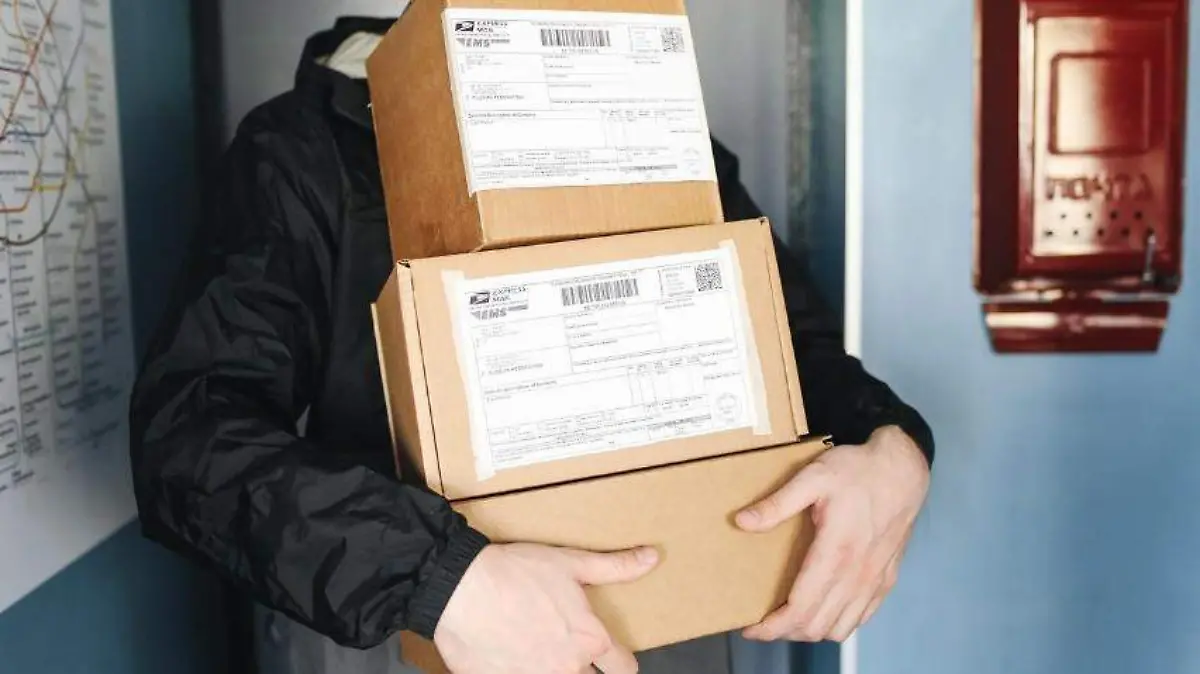 entrega de paquetes PIXABAY