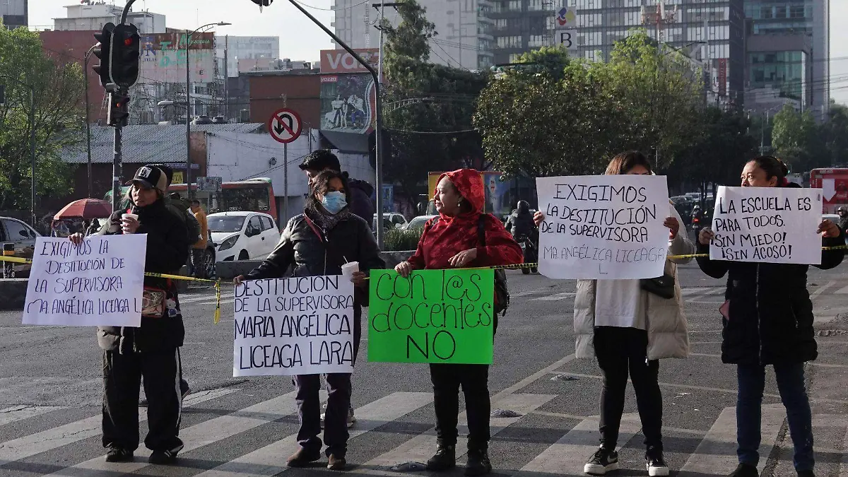 1064353_Protesta Padres Escuela Dr. Porfirio Parra_web