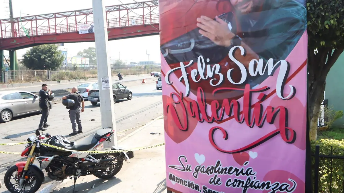 motociclista poste ecatepec LUIS BARRERA