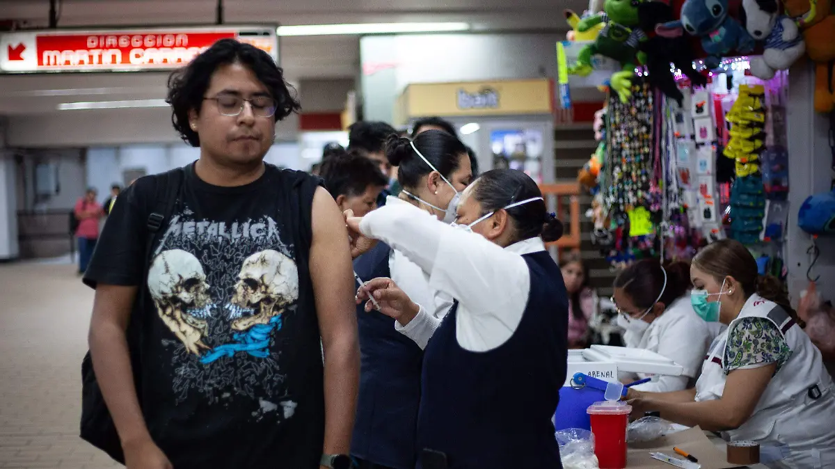 1068478_Vacuna contra el Sarampión metro_impreso