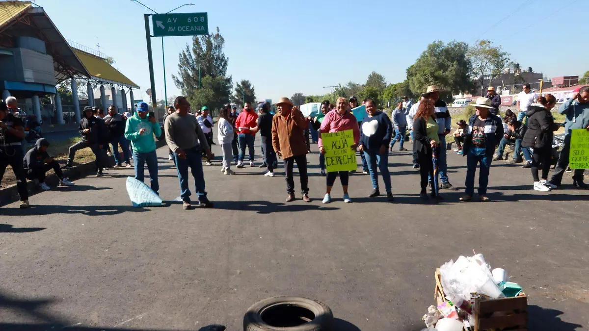 1054121_Bloqueo Piperos Avenida Central_web