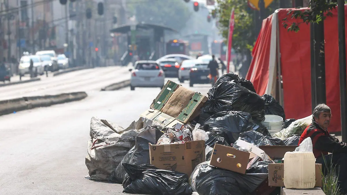 1065048_Basura sobre avenida Balderas_web