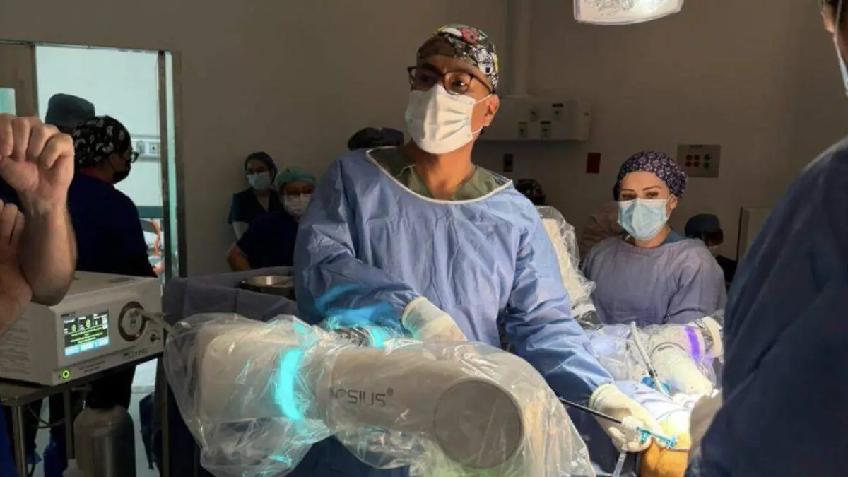 Cirugia-robotica-hospital-Edomex-e1771464935456