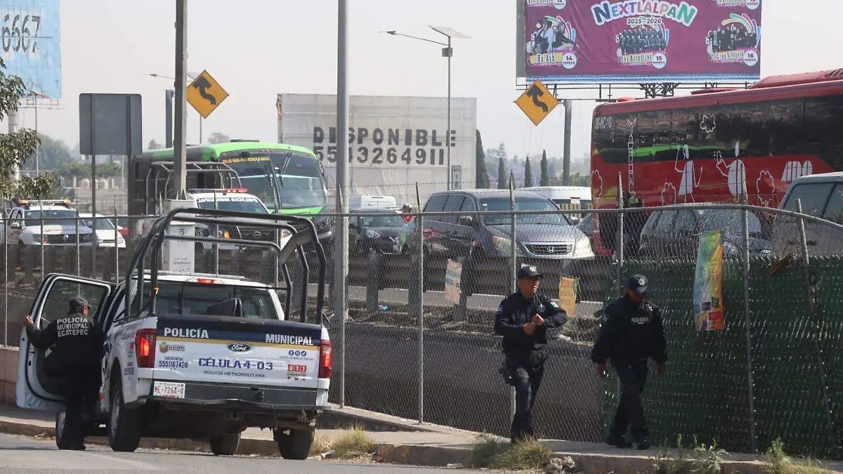 cuerpo cuneta mExico pachuca LUIS BARRERA
