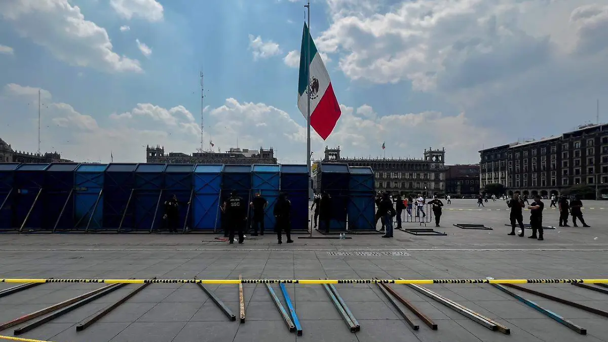 vallas marcha 8M  Ivonne Rodríguez  El Sol de México