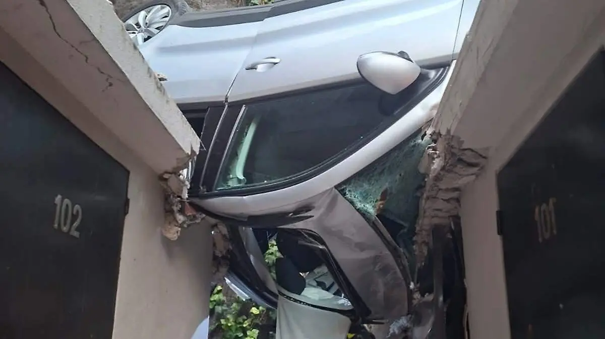 AUTO CAIDA2