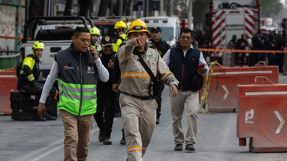 Derrumbe en San Antonio Abad: continúa búsqueda de dos obreros