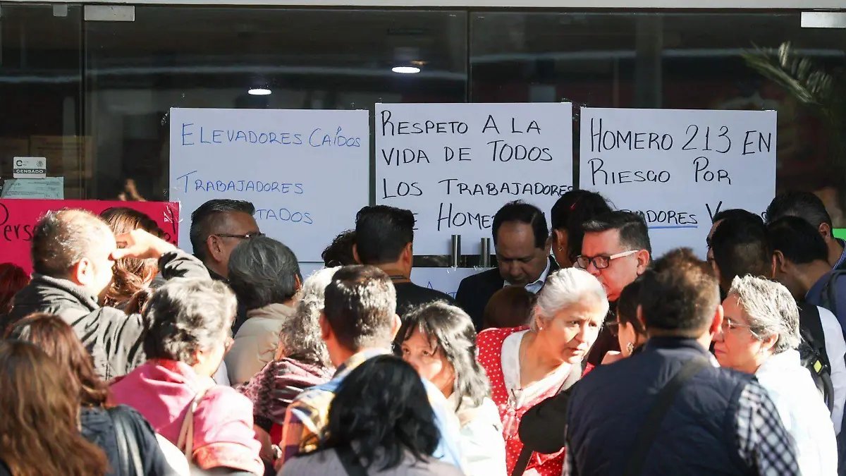 1072868_Protesta Secretaría Salud Polanco_web